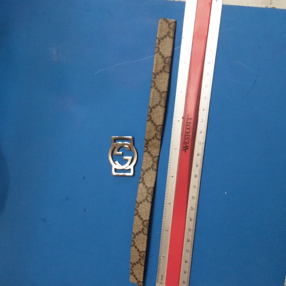 GUCCI logos w straps + Gucci Keychain repurporse from Gucci bag Firm price - Picture 4 of 16